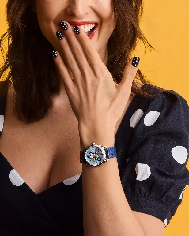 Mickey Mouse and Minnie Mouse Picnic Pedal Blue Dial Leather Strap